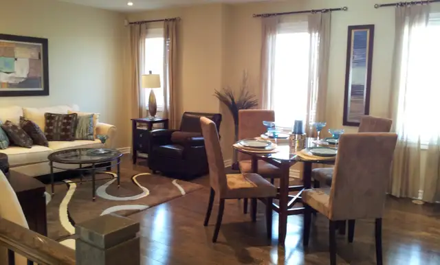 Townhouse-3 Beds Office,4 Baths, 2 Car Garage-Kanata/Stittsville