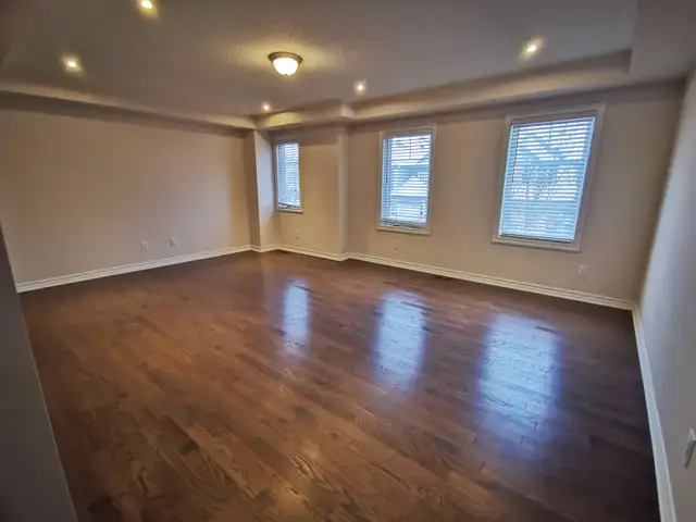Townhouse-3 Beds Office,4 Baths, 2 Car Garage-Kanata/Stittsville - Photo 5