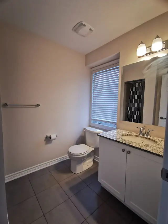 Townhouse-3 Beds Office,4 Baths, 2 Car Garage-Kanata/Stittsville - Photo 8