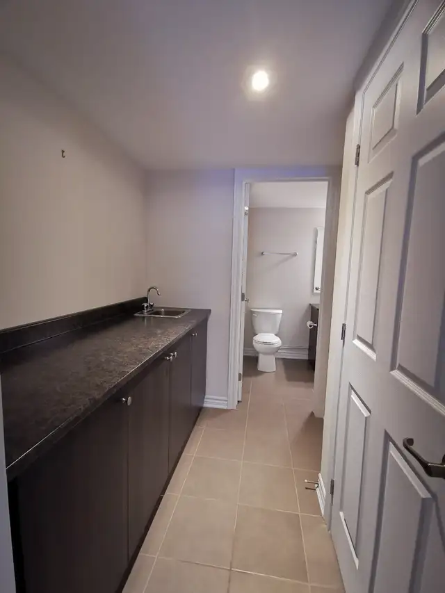Townhouse-3 Beds Office,4 Baths, 2 Car Garage-Kanata/Stittsville - Photo 9