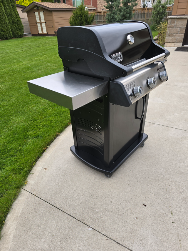 Weber BBQ Spirit E-315 Like new - Photo 2