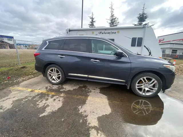 Infiniti JX35 2013 - Photo 2