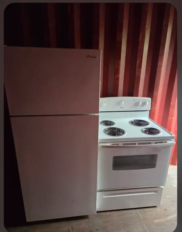 White Amana Fridge & Coil Top Stove - Photo 2