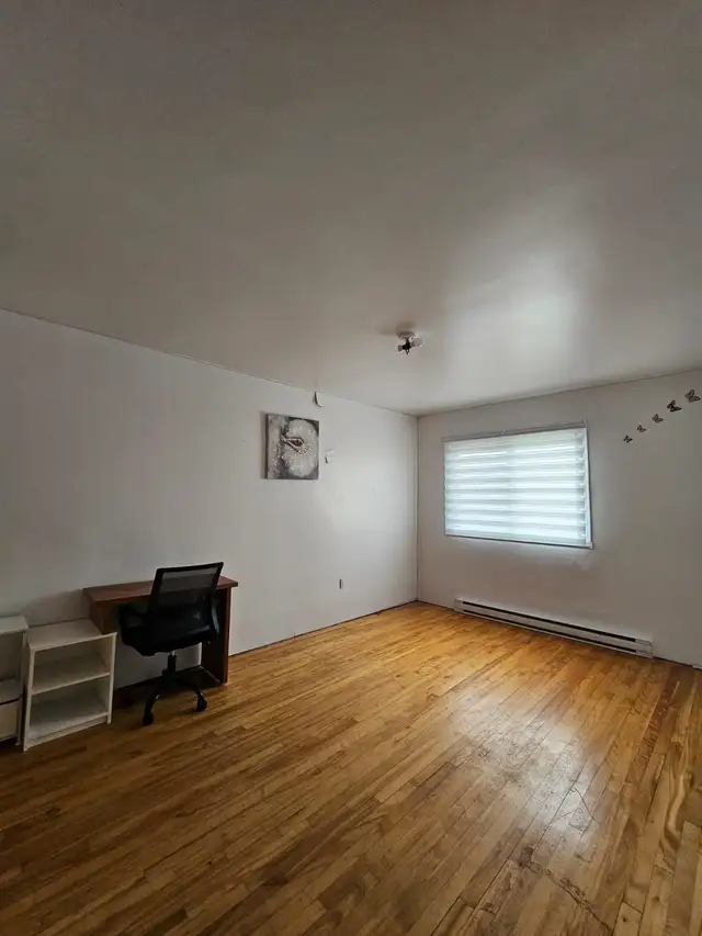 5 1/2 apartment for rent near Saint Michel Metro station - Photo 8