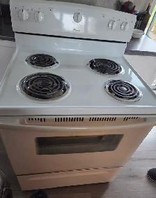 White Amana Coil-Top Stove