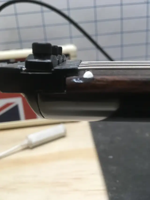 Electric Guitar and Bass repair in Hochelaga - Photo 2