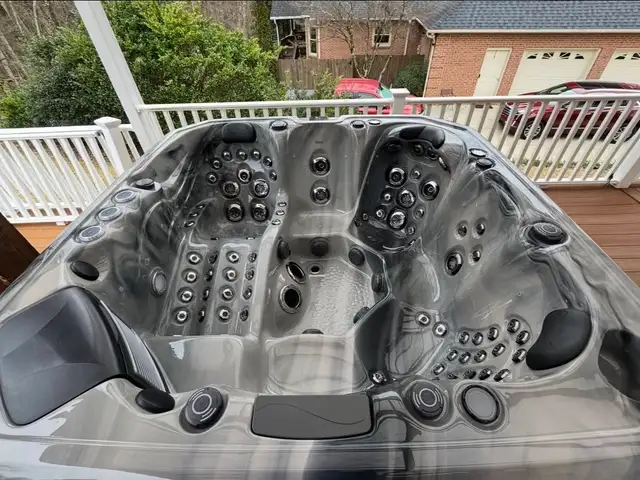 STARGATE HOT TUB FOR SALE - Photo 3