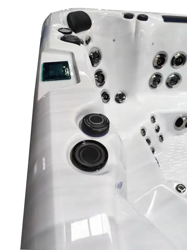 ORION HOT TUB FOR SALE - Photo 8