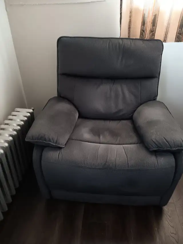 Recliner Chair- electric - Photo 4