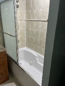 AMAZING SHARED ACCOMMODATIONS, CLEAN COMFORTABLE ROOM FOR RENT - Photo 5