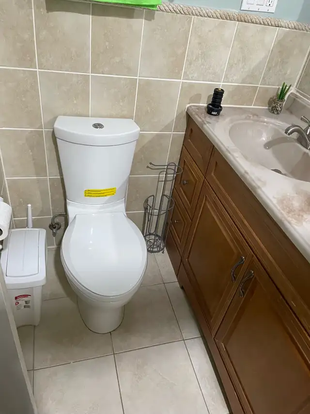 AMAZING SHARED ACCOMMODATIONS, CLEAN COMFORTABLE ROOM FOR RENT - Photo 7
