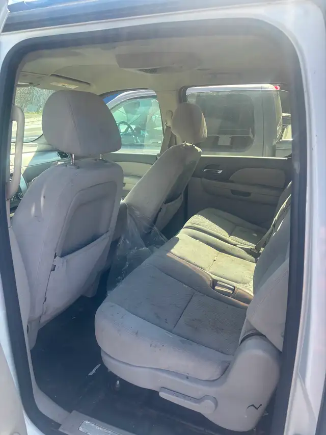 2007 Chevrolet Suburban - Photo 8