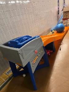 Step 2  hot wheel extreme thrill coaster - Photo 2