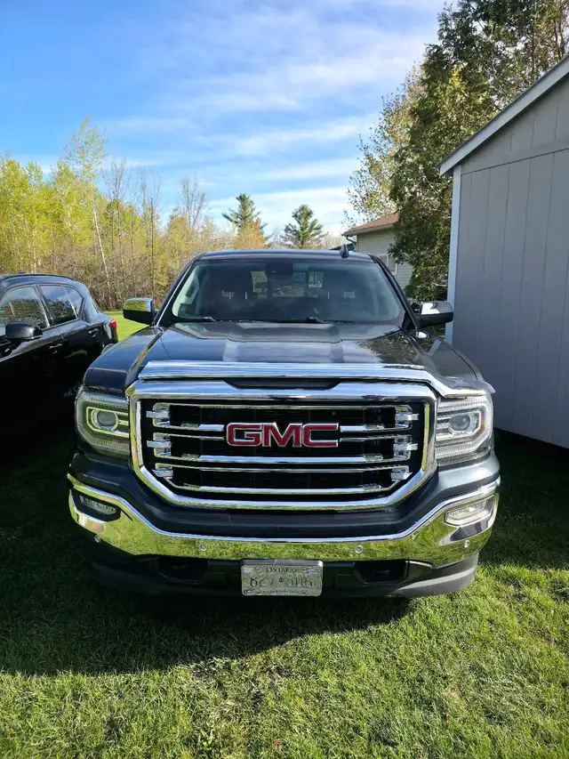 2017 GMC SIERRA SLT - Photo 2