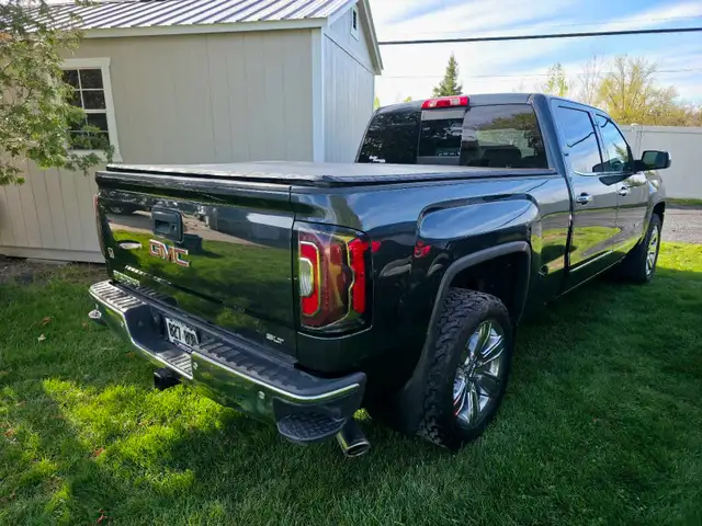 2017 GMC SIERRA SLT - Photo 4