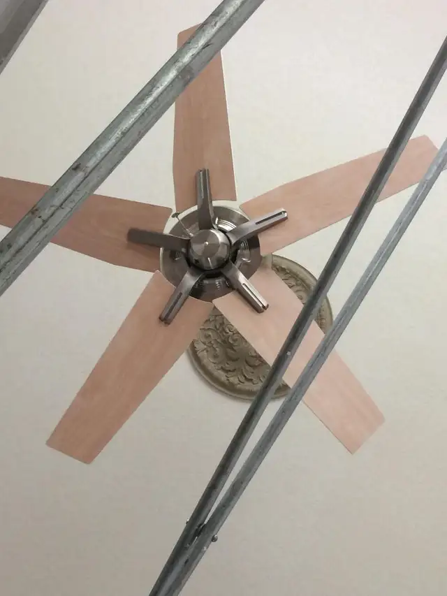 3 ceiling Fans for sale - Photo 2