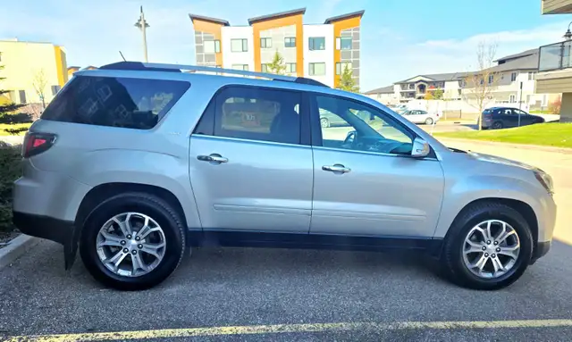 2015 GMC Acadia SLT 7 Seater - Photo 2