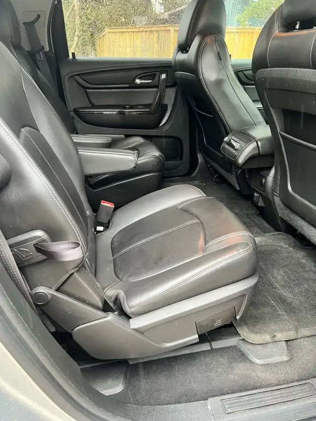 2015 GMC Acadia SLT 7 Seater - Photo 4