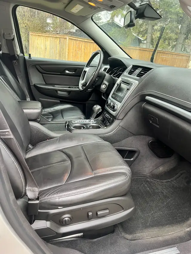 2015 GMC Acadia SLT 7 Seater - Photo 6
