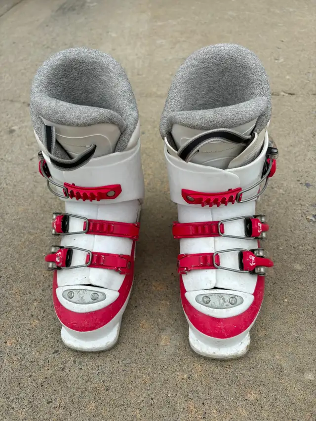 Kids Skis and Ski Boots - Photo 3