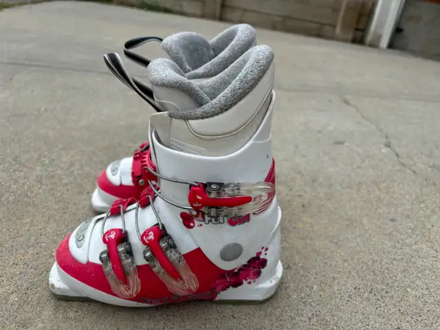 Kids Skis and Ski Boots - Photo 4