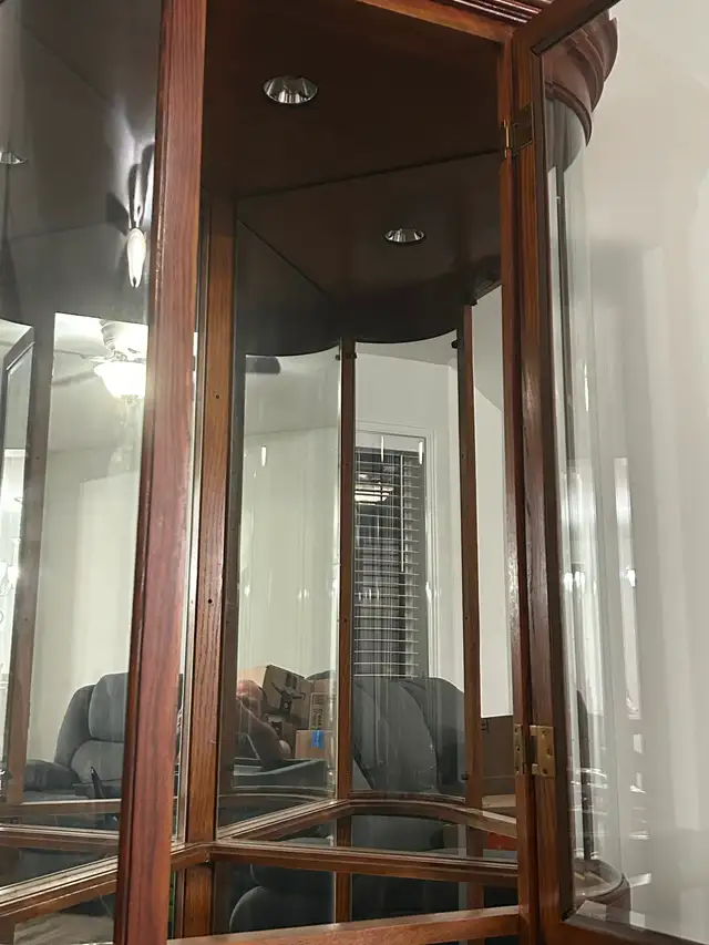 Corner curio cabinet - Photo 4