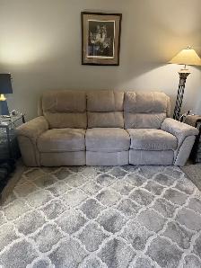 Reclining sofa