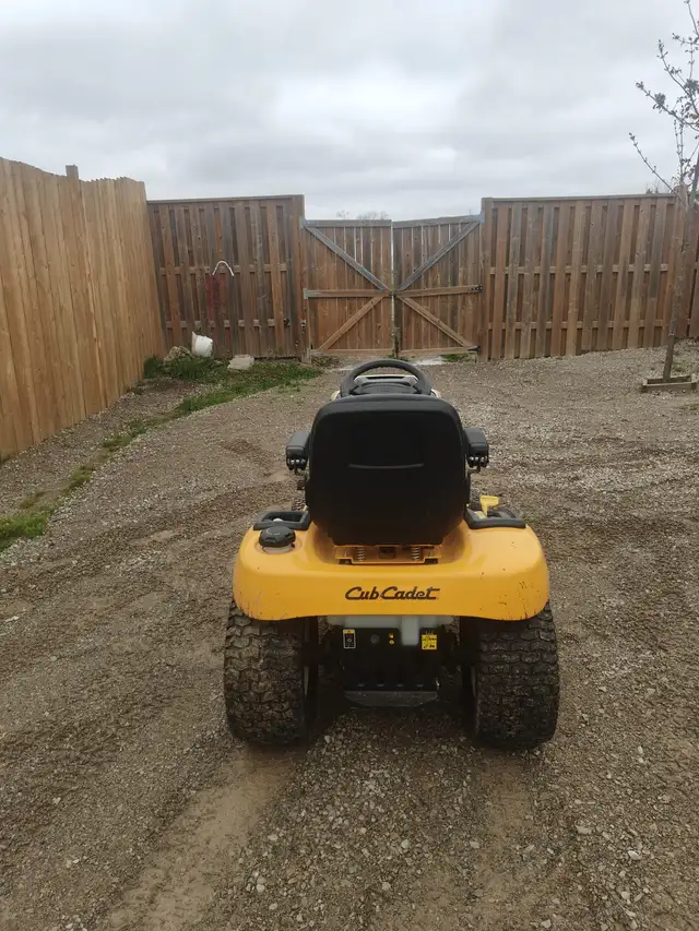 Cub Cadet GTX 2100 Garden Tractor – Only 10 Original Hours - Photo 6