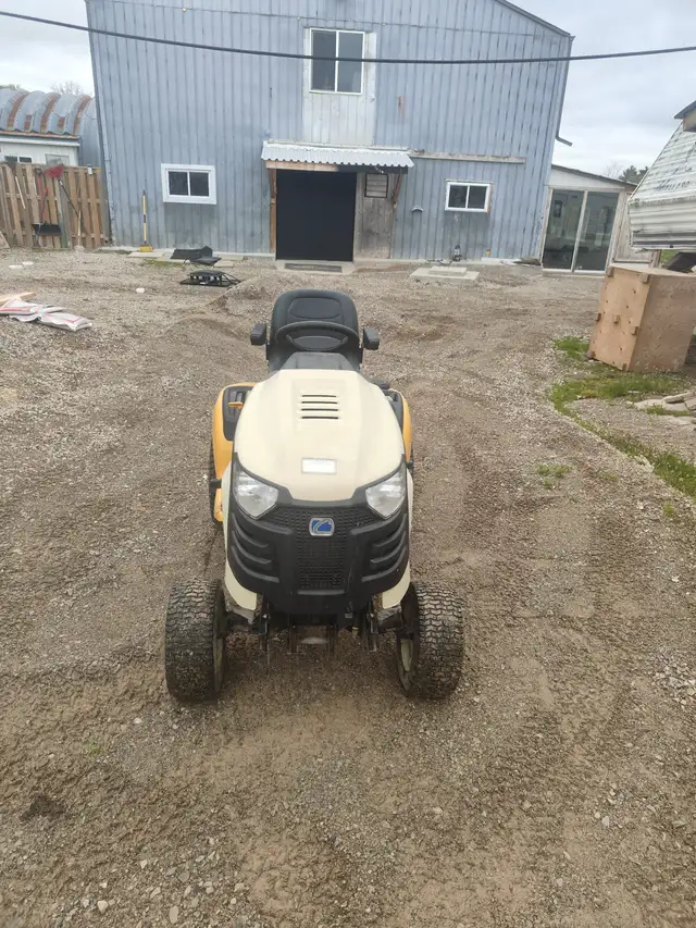 Cub Cadet GTX 2100 Garden Tractor – Only 10 Original Hours - Photo 7