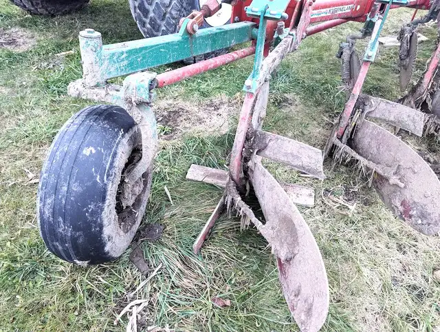 Kverneland 5 Furrow Plow - Photo 6
