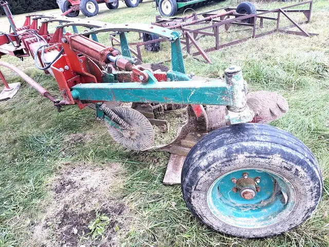 Kverneland 5 Furrow Plow - Photo 7