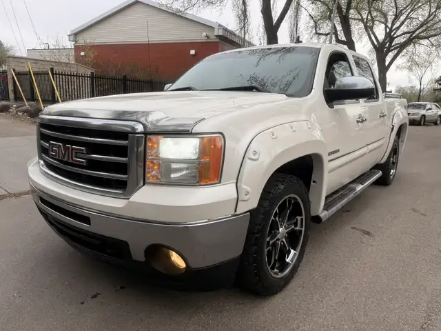 2012 GMC Sierra SLT 4x4 - Photo 2