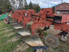 DMI Vari-Width 5 or 6 Furrow Plow