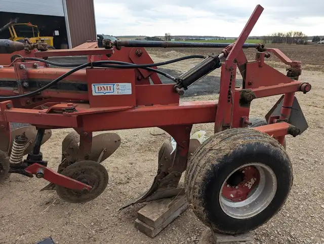 DMI Vari-Width 5 or 6 Furrow Plow - Photo 3