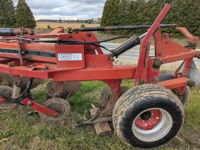 DMI Vari-Width 5 or 6 Furrow Plow - Photo 8
