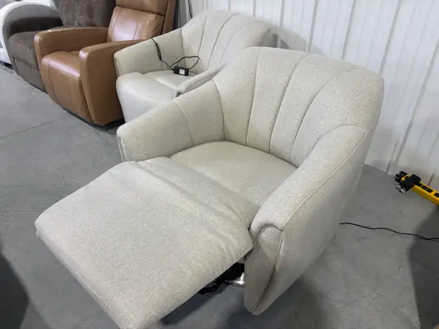 Fabric swivel chairs with power footrests - Photo 3