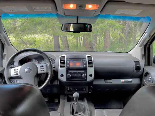 2015 Nissan Xterra PRO-4X – 6 Speed Manual – Limited Edition - Photo 8