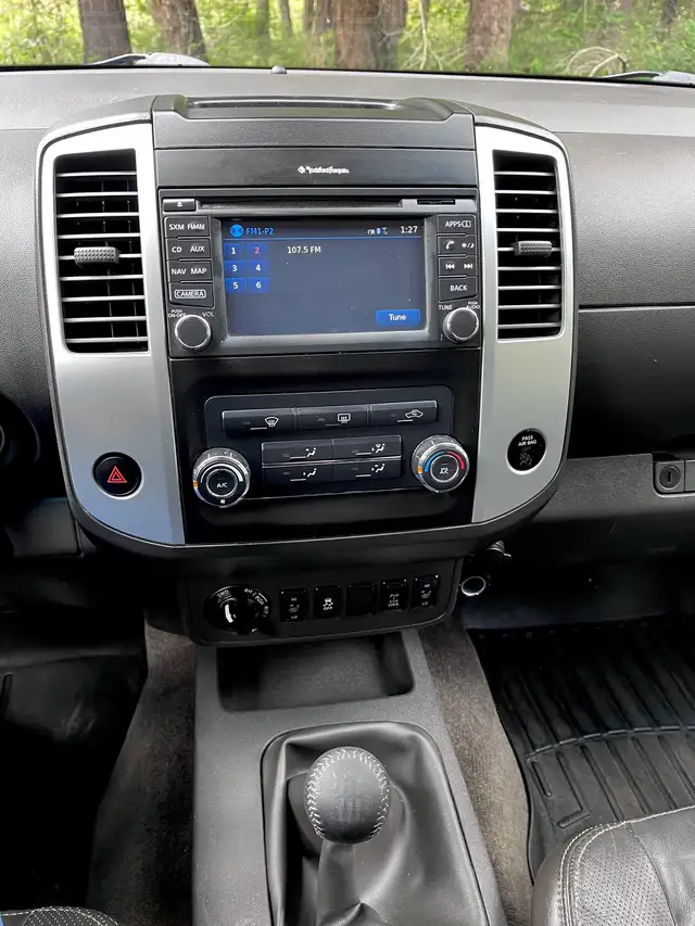 2015 Nissan Xterra PRO-4X – 6 Speed Manual – Limited Edition - Photo 9