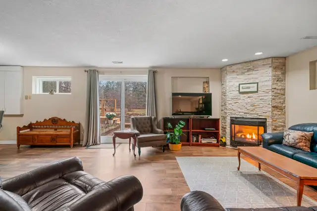 3BR FURNISHED Rental – Fireplace, Steam Room, Pond View