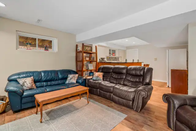 3BR FURNISHED Rental – Fireplace, Steam Room, Pond View - Photo 2