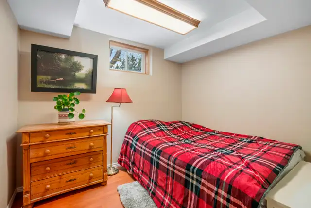 3BR FURNISHED Rental – Fireplace, Steam Room, Pond View - Photo 5