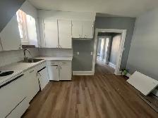 Downtown 2nd Floor 2 bedroom Apartment with Parking