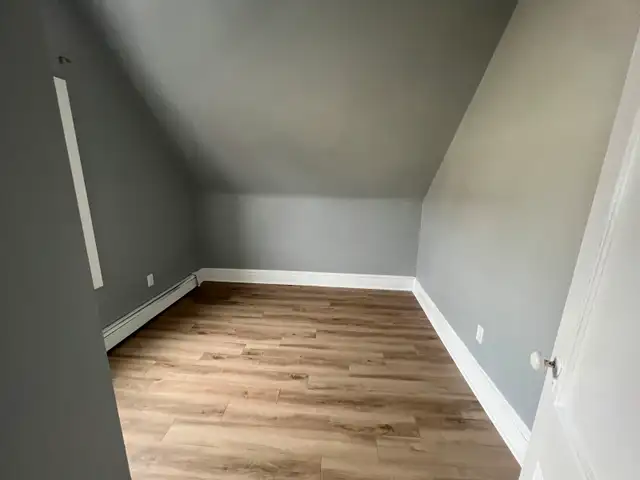 Downtown 2nd Floor 2 bedroom Apartment with Parking - Photo 9