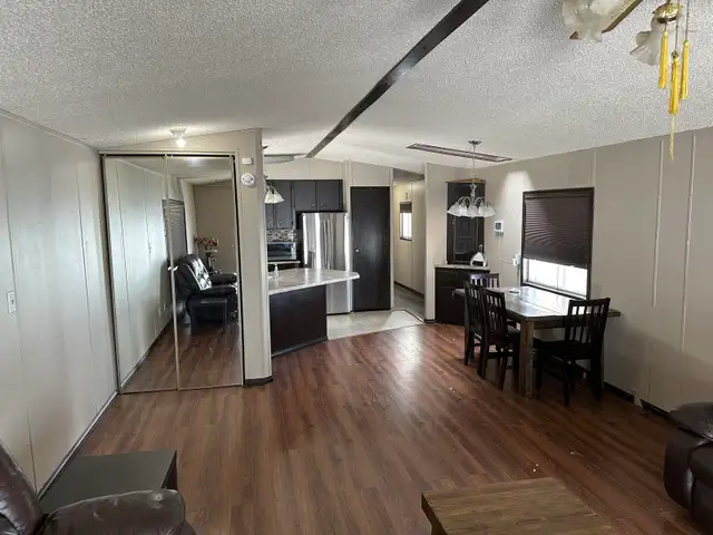 Mobile Home - Photo 5