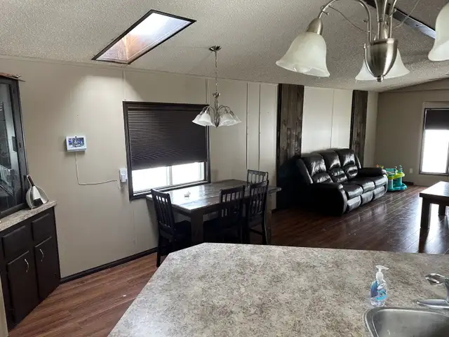 Mobile Home - Photo 7