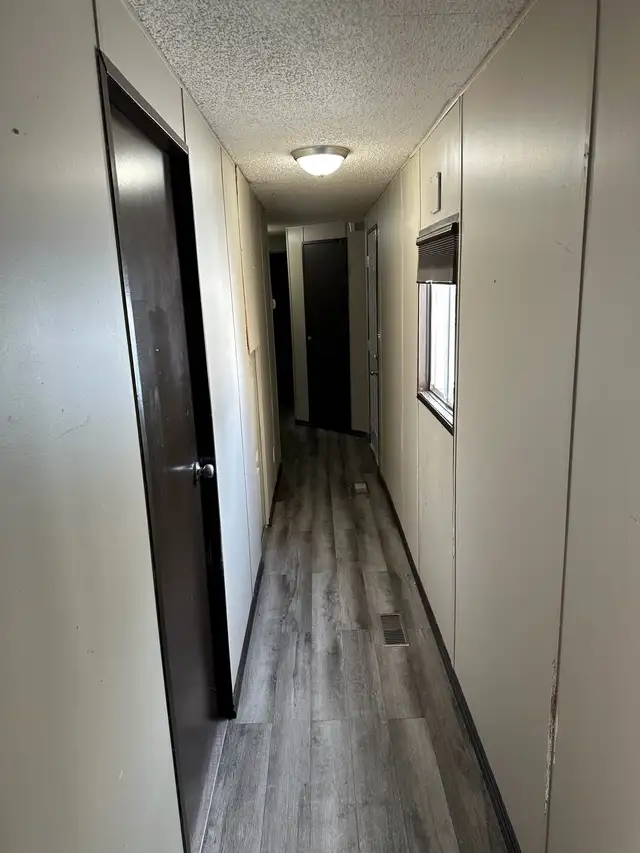 Mobile Home - Photo 9