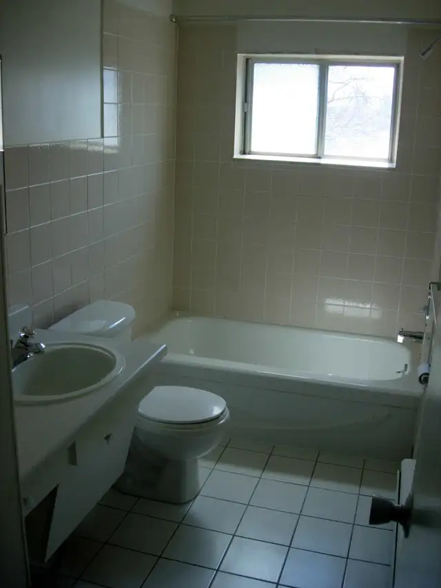 Clean 2BDRM, Quiet Residential Neighbourhood-ALL INCLUSIVE! - Photo 2