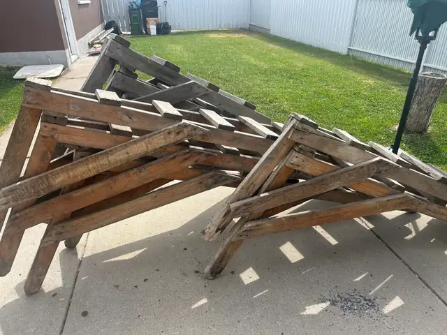 free wood  scaffold - Photo 3