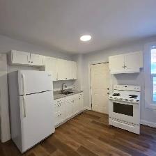 4 bedroom 2 bathroom single family house on Gladstone near Bank - Photo 2