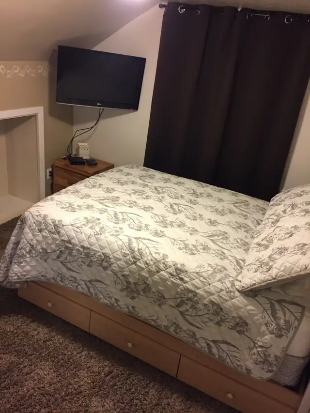 Shared Room for Rent - Photo 2